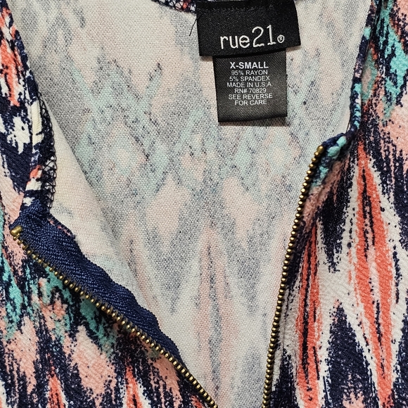 4/$20 Rue 21 | Geometric Print Fit & Flare Mini Dress with Zip Up Front size XS - Picture 3 of 6